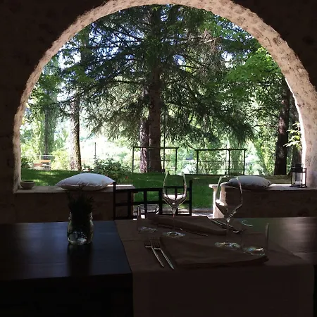 Convento Di Acqua Premula ホテル