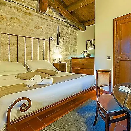Convento Di Acqua Premula ホテル