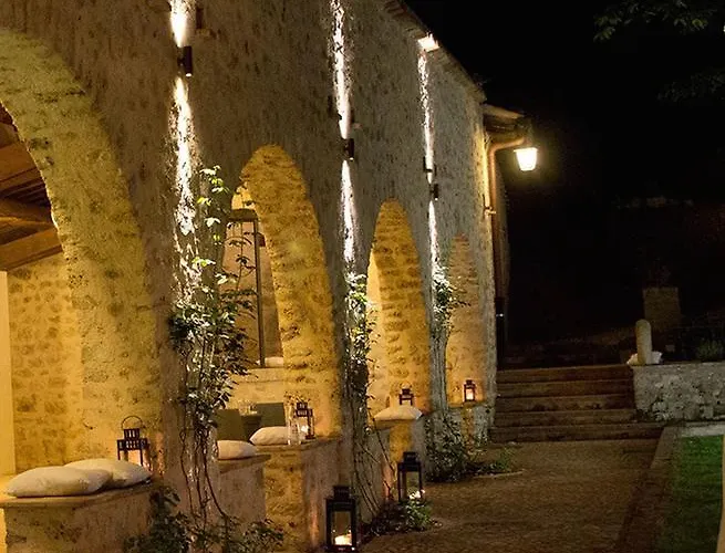 Hotel Convento Di Acqua Premula 3*